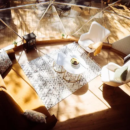 럭셔리텐트 Skyview Glamping Jacuzzi , Sauna Ludwinow