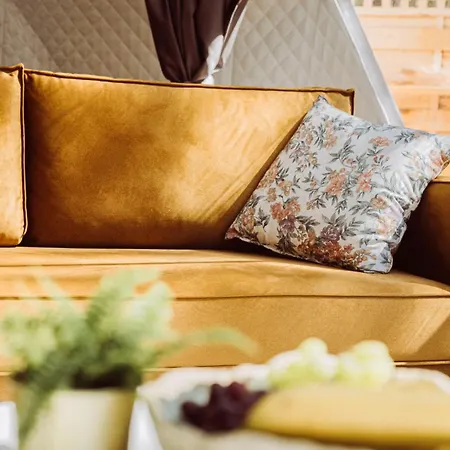 Skyview Glamping Jacuzzi , Sauna * Ludwinow