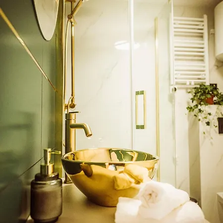 Skyview Glamping Jacuzzi , Sauna 럭셔리텐트 Ludwinow